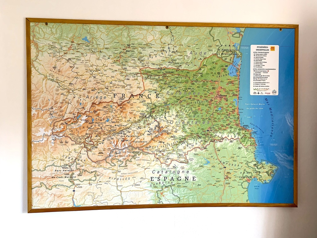 Impression à plat d'une carte du catalogue avec effet d'ombrage